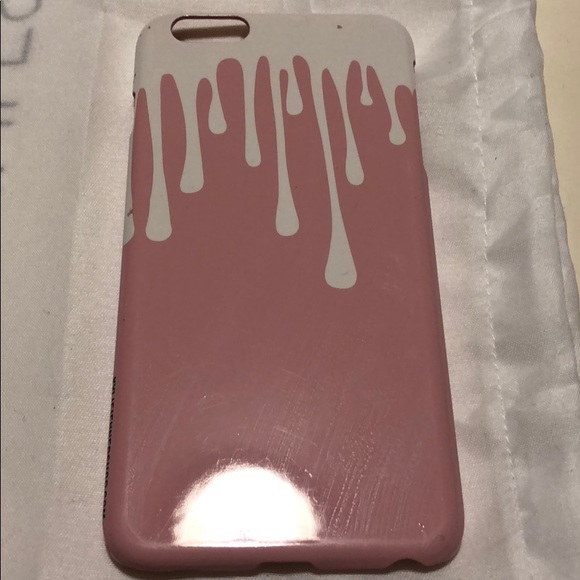 Pink Kylie Jenner case - Picture 3 of 4